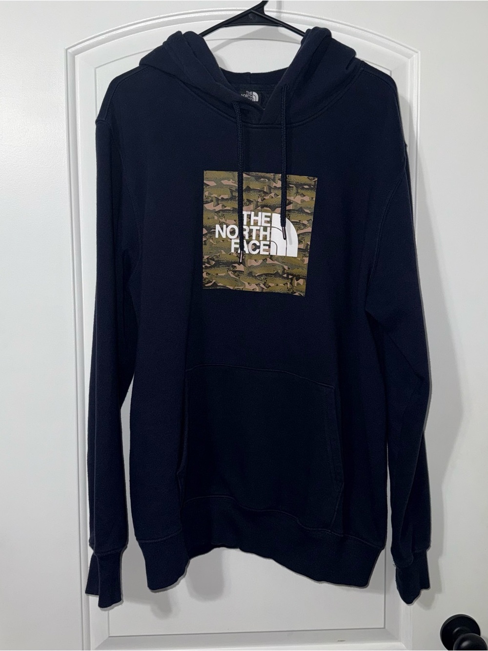 The North Face Navy Hoodie Men’s Size Large Camo Fish Design Outdoors